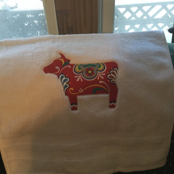 Handmade Dala Cow embroidered hand towel 100% cotton (except the thread) - Picture 4 of 4